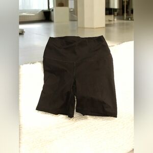 Yogalicious Black High Waisted Yoga Shorts Size Medium